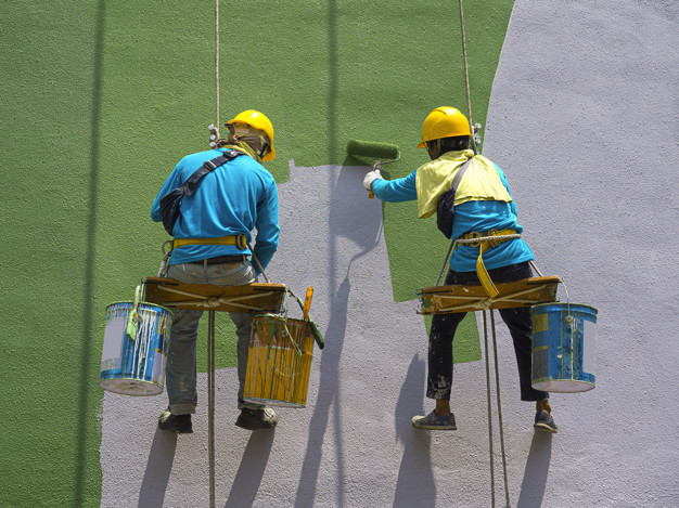 Painters-painting-exterior-of-building